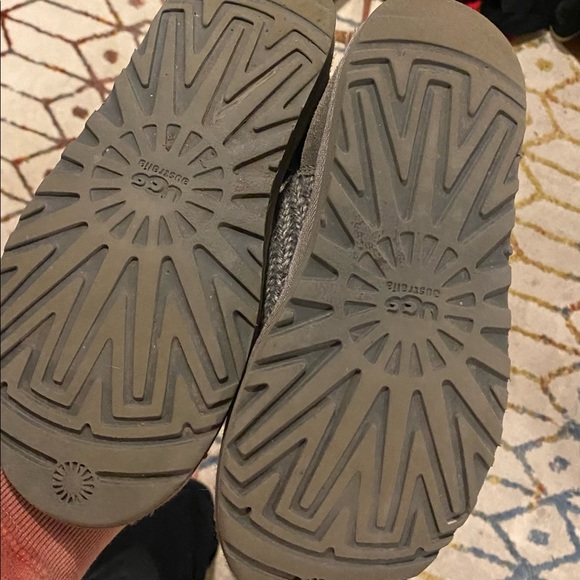 UGG Cardy Boots - Picture 7 of 7